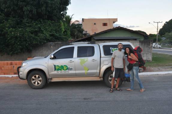Despedida da Flávia, que pegou uma carona conosco na viagem para a Chapada dos Veadeiros - GO